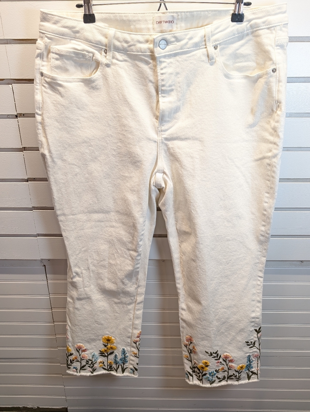 Driftwood Driftwood Off white Jeans Colette Embroidered Crop Jean Size 18 EUC - Picture 6 of 12